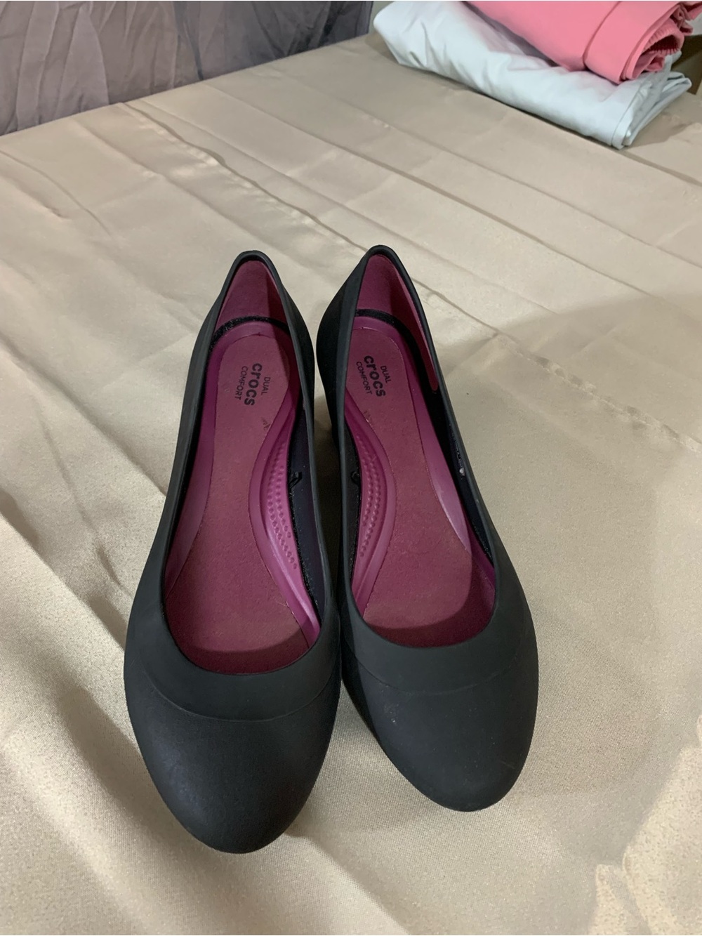 CROCS Women’s Black Ballet Flats with Pink Insole 133/4